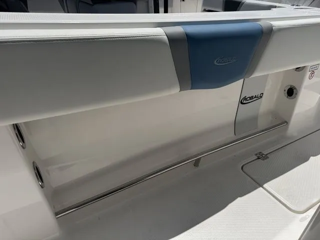 Slide: The Image of Robalo R300 Center Console 2026 - 17