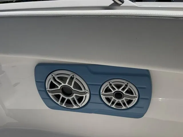 Slide: The Image of Robalo R300 Center Console 2026 - 18