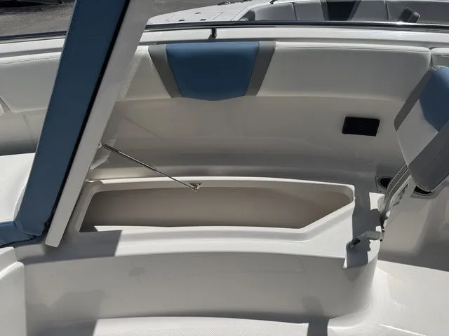Slide: The Image of Robalo R300 Center Console 2026 - 36