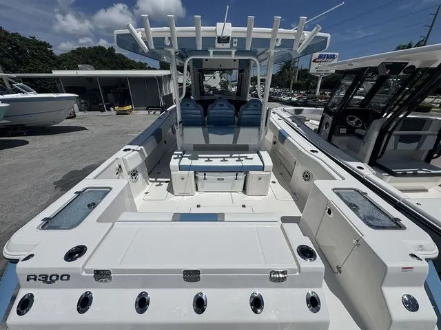 Slide: The Image of Robalo R300 Center Console 2026 - 4
