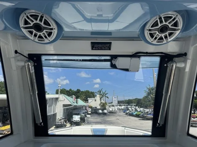 Slide: The Image of Robalo R300 Center Console 2026 - 40