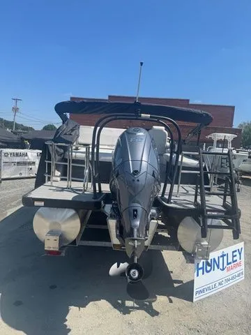 Slide: The Image of Godfrey Sweetwater 2286 SFL Tritoon - Yamaha 150 2026 - 3