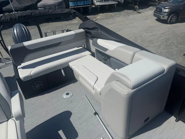 Slide: The Image of Godfrey Sweetwater 2286 SFL Tritoon - Yamaha 150 2026 - 8