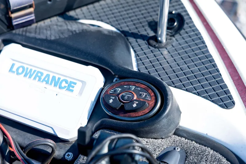 Slide: The Image of Control panel and Lowrance device on 2011 Triton 20XS DC boat. - 39