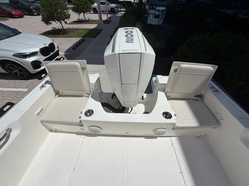 Slide: The Image of Boston Whaler 210 Montauk 2027 - 9