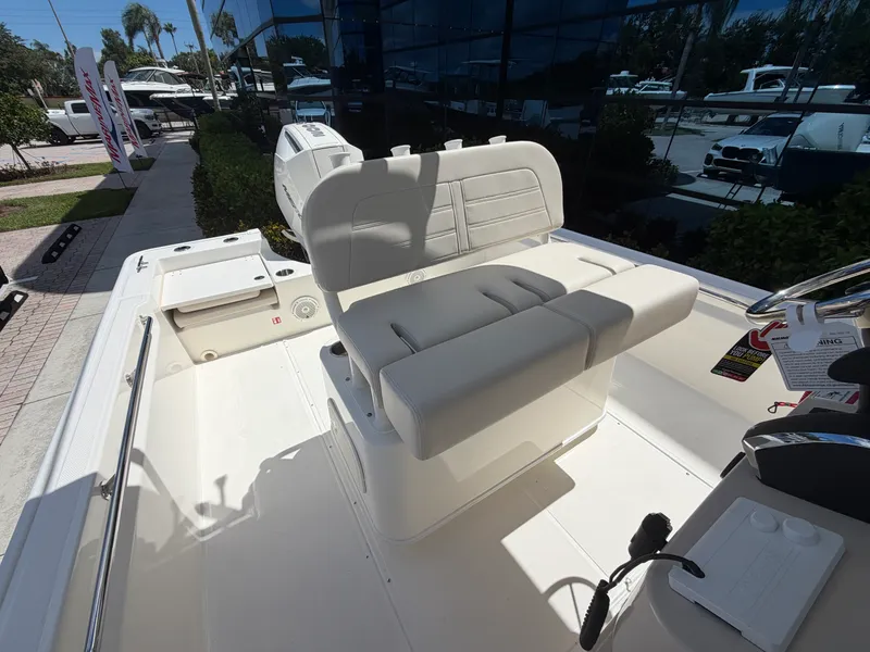 Slide: The Image of Boston Whaler 210 Montauk 2027 - 17