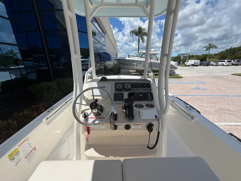 Slide: The Image of Boston Whaler 210 Montauk 2027 - 13