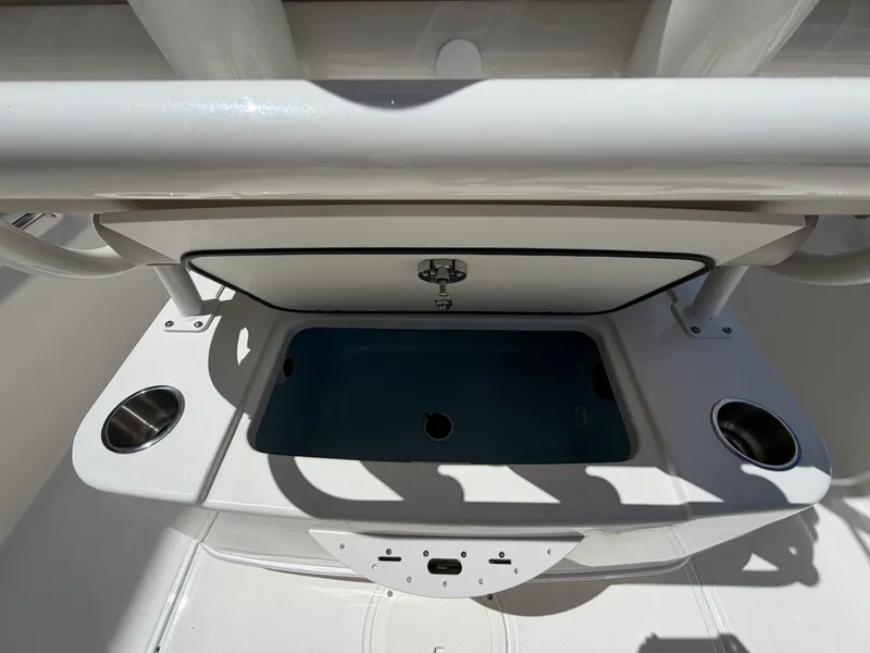 Slide: The Image of Boston Whaler 210 Montauk 2027 - 11