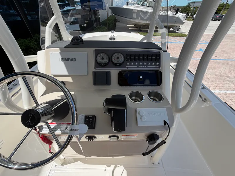 Slide: The Image of Boston Whaler 210 Montauk 2027 - 19
