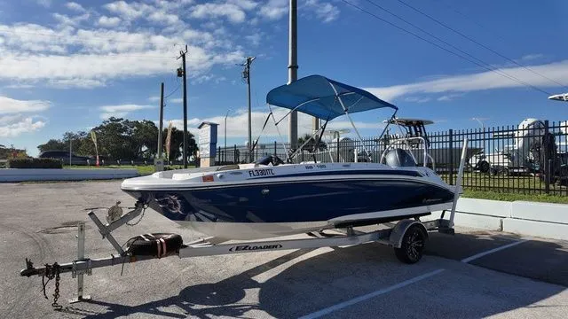 Slide: The Image of Hurricane SunDeck Sport 185 OB 2022 - 10