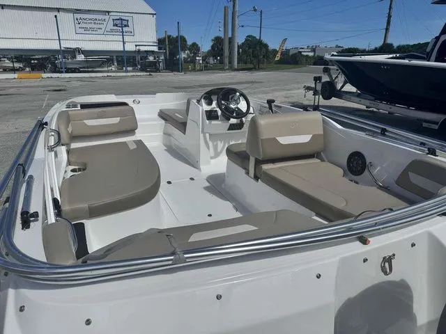 Slide: The Image of Hurricane SunDeck Sport 185 OB 2022 - 4