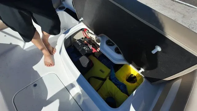 Slide: The Image of Hurricane SunDeck Sport 185 OB 2022 - 6