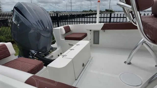 Slide: The Image of Parker Marine 210 Costal Elite 2026 - 3