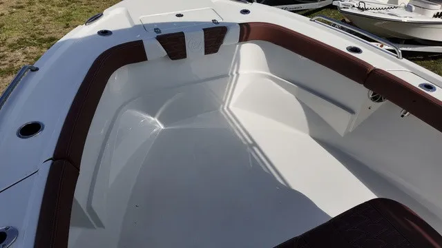 Slide: The Image of Parker Marine 210 Costal Elite 2026 - 6