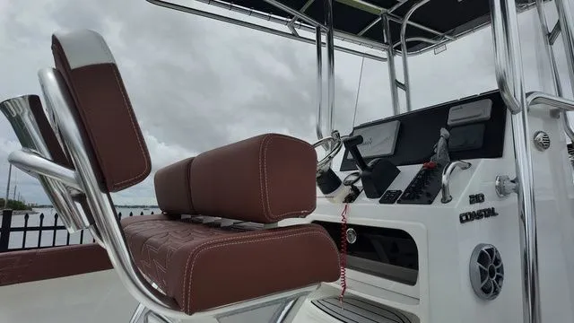 Slide: The Image of Parker Marine 210 Costal Elite 2026 - 6