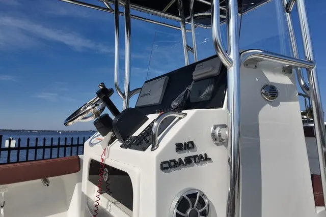Slide: The Image of Parker Marine 210 Costal Elite 2026 - 3