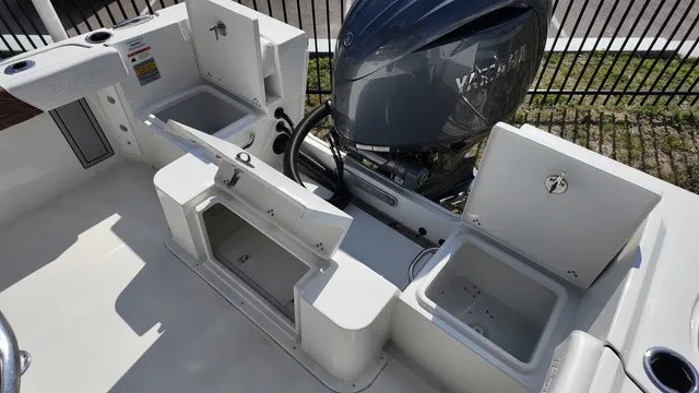 Slide: The Image of Parker Marine 210 Costal Elite 2026 - 16