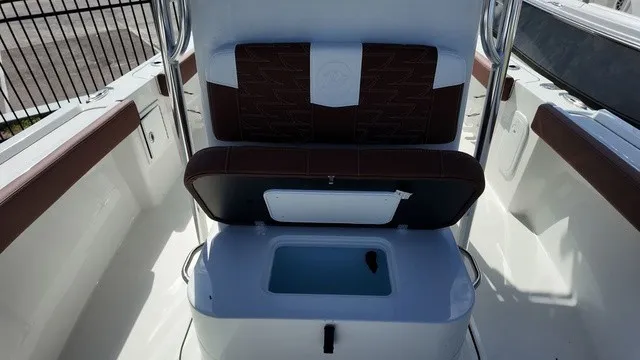 Slide: The Image of Parker Marine 210 Costal Elite 2026 - 10