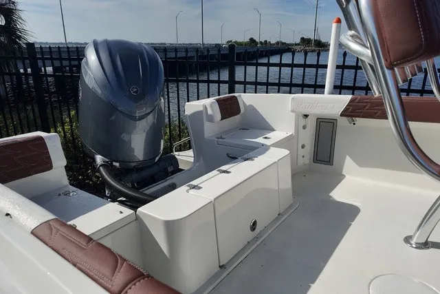 Slide: The Image of Parker Marine 210 Costal Elite 2026 - 5