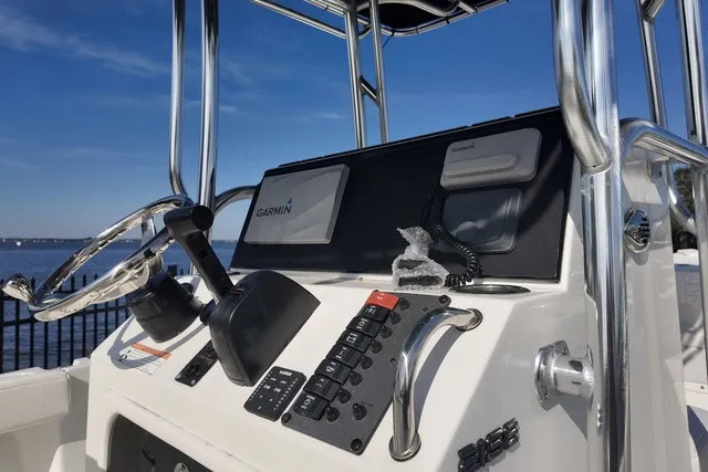 Slide: The Image of Parker Marine 210 Costal Elite 2026 - 4