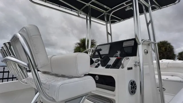 Slide: The Image of Parker Marine 210 Costal Elite 2026 - 3