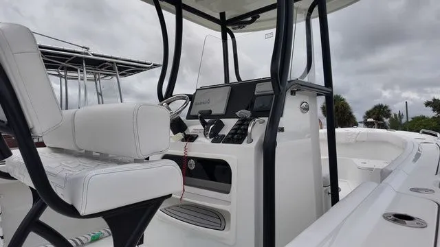 Slide: The Image of Parker Marine 230 Costal Elite 2026 - 3