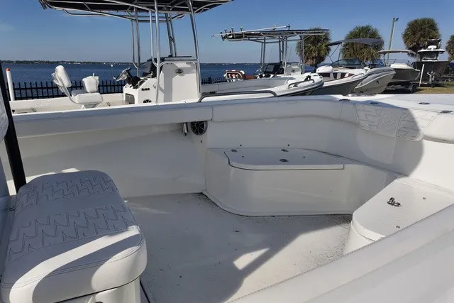 Slide: The Image of Parker Marine 230 Costal Elite 2026 - 4