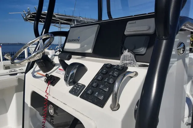 Slide: The Image of Parker Marine 230 Costal Elite 2026 - 5