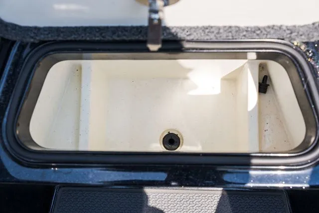 Slide: The Image of Ranger Z520R 2023 - 13