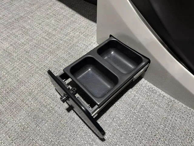 Slide: The Image of Built-in container in Barletta Cabrio 24UE 3T, year 2026. - 31