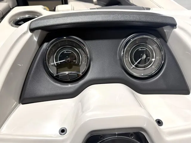 Slide: The Image of Dashboard of 2026 Barletta Cabrio 24UE 3T with gauges. - 34