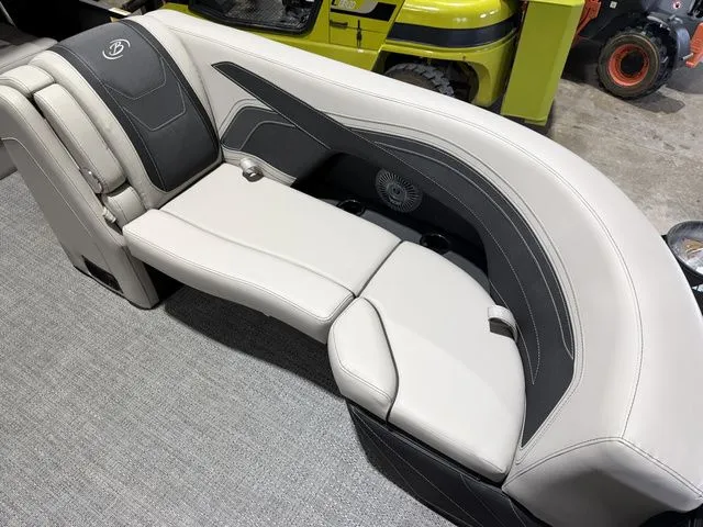 Slide: The Image of Luxurious seating in Barletta Cabrio 24UE 3T, 2026 model. - 47