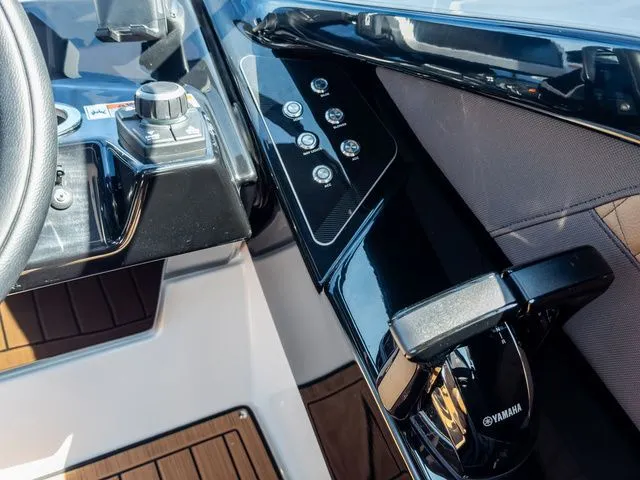 Slide: The Image of Yamaha 252SD 2024 - 17