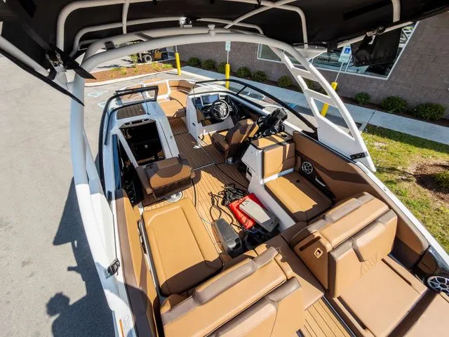 Slide: The Image of Yamaha 252SD 2024 - 4