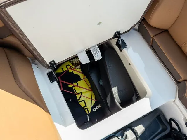 Slide: The Image of Yamaha 252SD 2024 - 8