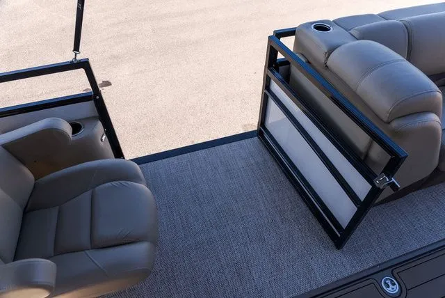 Slide: The Image of Regency 230 DL3 2020 - 11