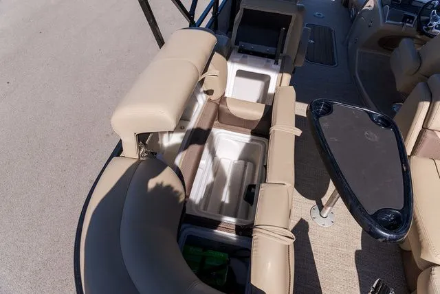 Slide: The Image of Regency 230 DL3 2020 - 5