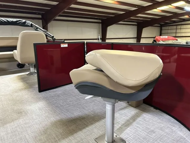 Slide: The Image of Lowe LF 172 2026 - 10