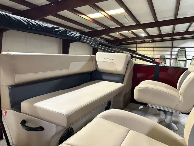 Slide: The Image of Lowe LF 172 2026 - 6