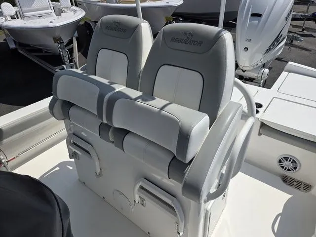 Slide: The Image of Regulator Marine 26XO 2021 - 33