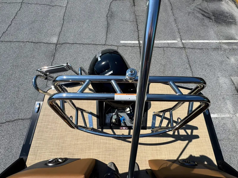 Slide: The Image of Harris Cruiser 230 2025 - 13