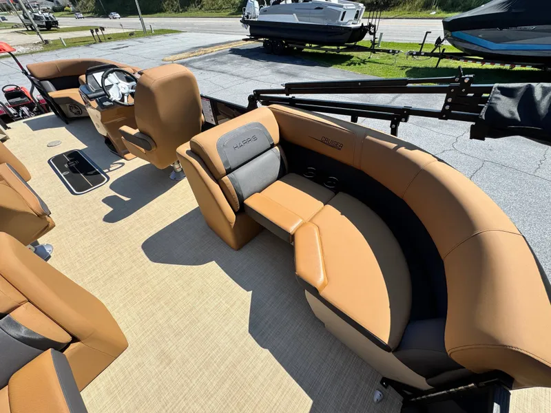 Slide: The Image of Harris Cruiser 230 2025 - 9