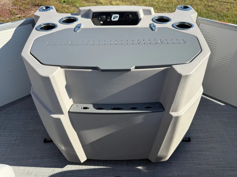 Slide: The Image of Princecraft Sportfisher 21-4S 2026 - 24