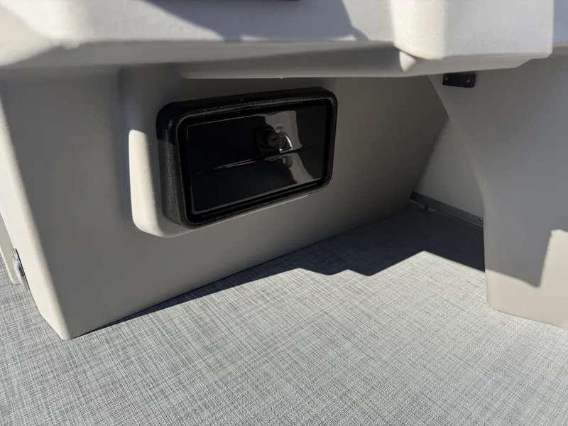 Slide: The Image of Princecraft Sportfisher 21-4S 2026 - 32