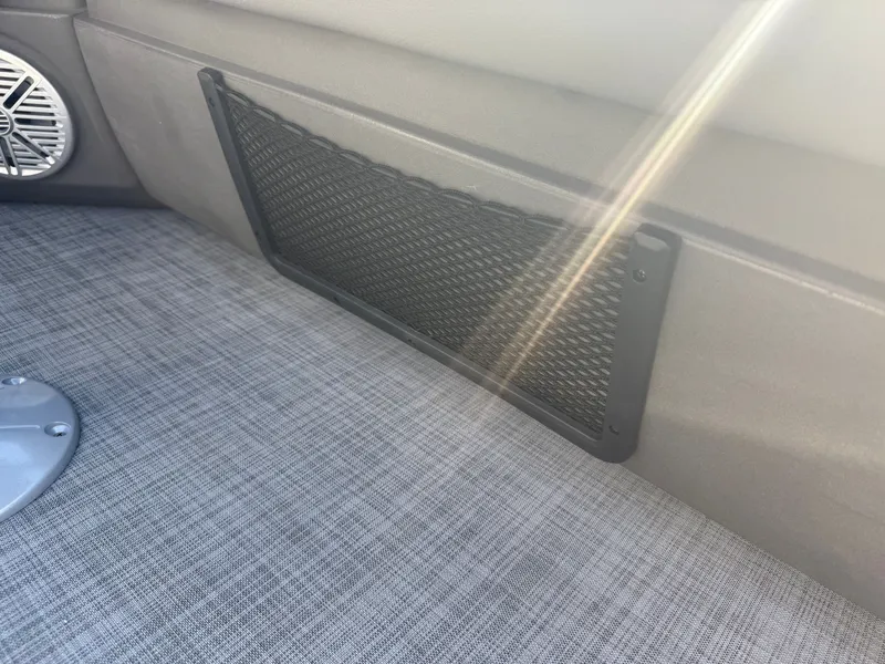 Slide: The Image of Princecraft Sportfisher 21-4S 2026 - 35