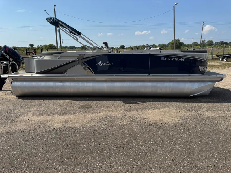 Slide: The Image of Avalon LSZ 150HP 2385 QL Tritoon $42995 2023 - 16