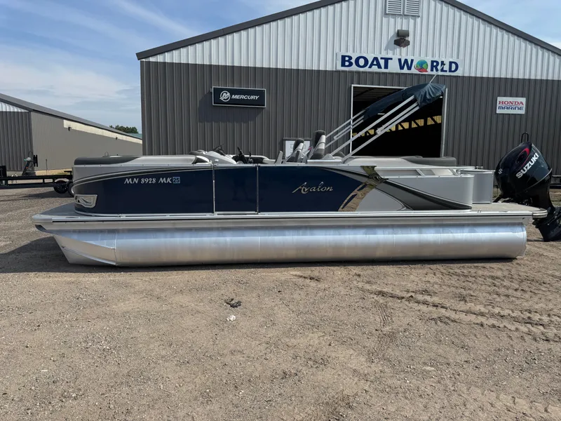 Slide: The Image of Avalon LSZ 150HP 2385 QL Tritoon $42995 2023 - 28