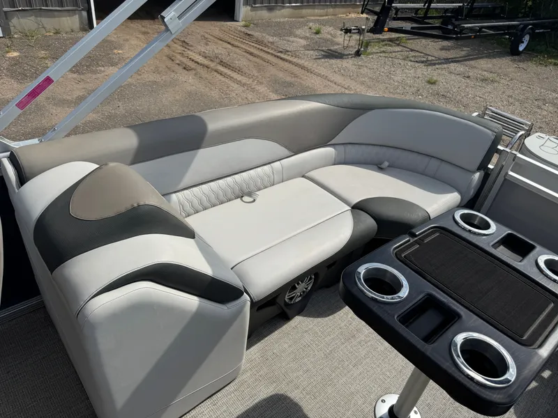 Slide: The Image of Avalon LSZ 150HP 2385 QL Tritoon $42995 2023 - 35