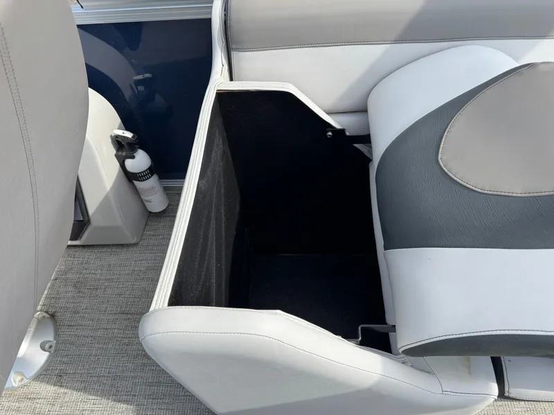 Slide: The Image of Avalon LSZ 150HP 2385 QL Tritoon $42995 2023 - 36