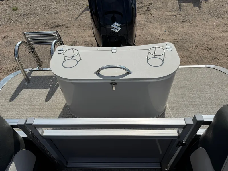 Slide: The Image of Avalon LSZ 150HP 2385 QL Tritoon $42995 2023 - 43